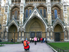 Joey s Chandlerem u Westminster Abbey