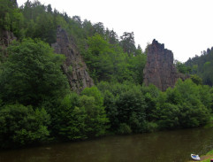 Na řece pod skalami II