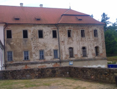 múr kláštora