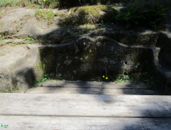 Kamenná lavička