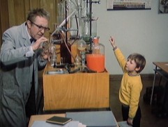 Tomáš Holý poprvé před kamerou - Marečku podejte mi pero