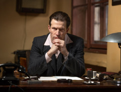 Igor Orozovič jako vyšetřovatel StB (foto: ČT)