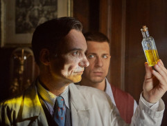 Šarlatán: Léčitel, který pomohl Zápotockému i Bormannovi, probudil česká kina z koronavirového spánku