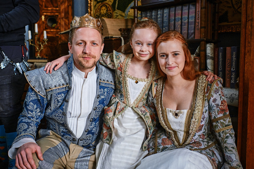 Tomáš Klus, Valentýna Bečková a Kamila Janovičová (foto: Fairytale Production, Vojtěch Resler)