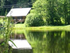 chata pri jazere