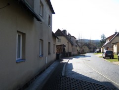 pred Kláskovým domom