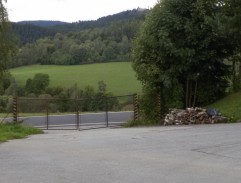 východ z autodielne