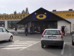 pred supermarketom