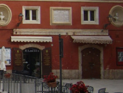 Slunce, seno, erotika