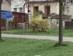 Spadla s měsíce