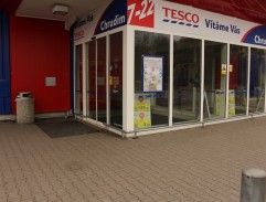 TESCO hlavní vchod