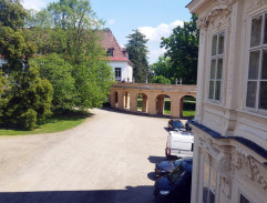 nádvorie zámku