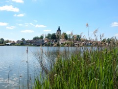 Vesnice s rybníkem