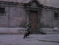 Na motorce