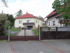 Před domky