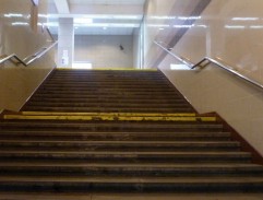 schody na stanici