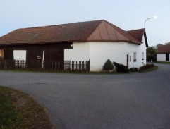 Dům se stodolou