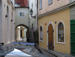 nočná ulička