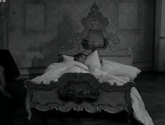 posteľ na zámku