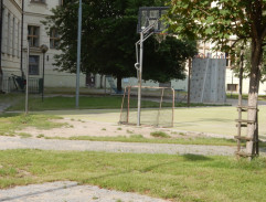 školský dvor