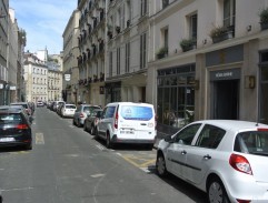 Ulice před hotelem Sulpice