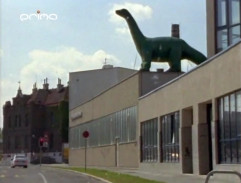 Budova s dinosaurom
