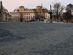 Hradčanské námestie 2