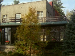 Dům s prosklenou terasou