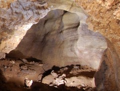 V jeskyni