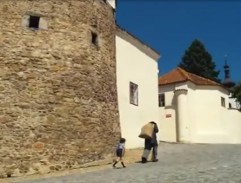 u brány
