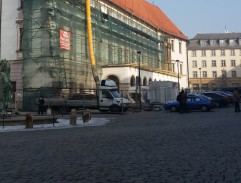 Před asijským bistrem