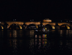 Noční Karlův most