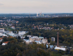 Letecký záběr na důl