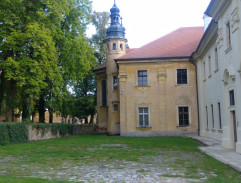 3. Klášter