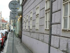 pred záchytkou