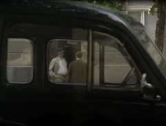 Před domem Švecových