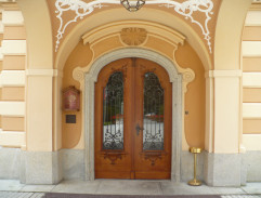 Vousačovo sídlo - vchod