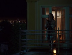 Eva na balkóně