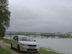 V autě u Dunaje