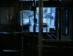 Vlado Valhar hľadá svoju dcéru na konečnej autobusu č. 20 (2)