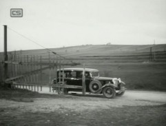 Pan Kolátor přijíždí na nádraží