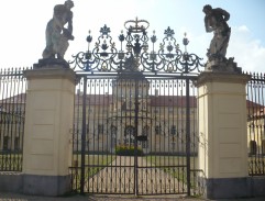 Sloužící u brány