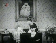 Komtesa se služebnou v pokoji