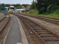 2. Malý muž a velká žena