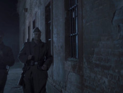 Hlídkující vojáci v Terezíně