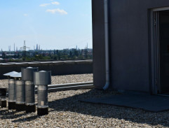 vchod na strechu nemocnice