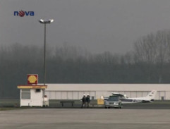 Polícia na letisku v Mönchengladbachu