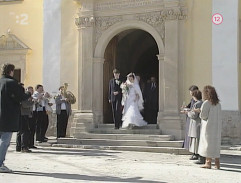 Svadba pred kostolom