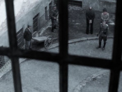 Valentovi příbuzní na dvoře věznice