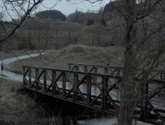 František s Valentou u mostu